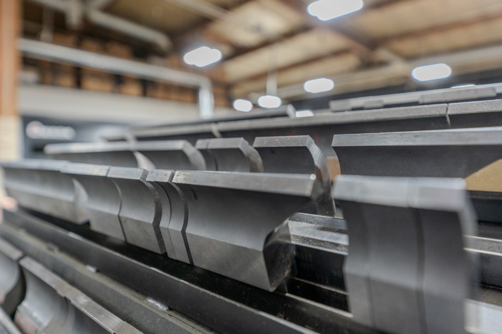 Cable banner slide 3